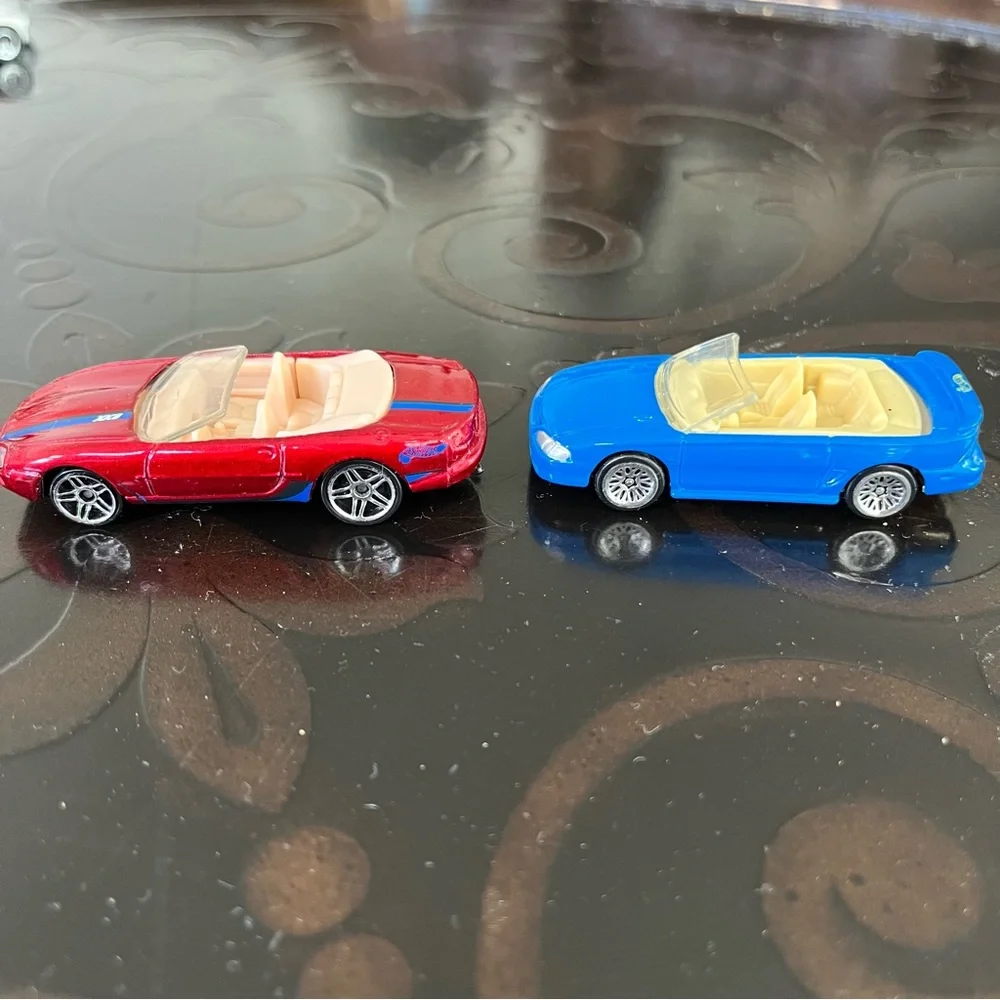 Hot Wheels Luxury Convertibles